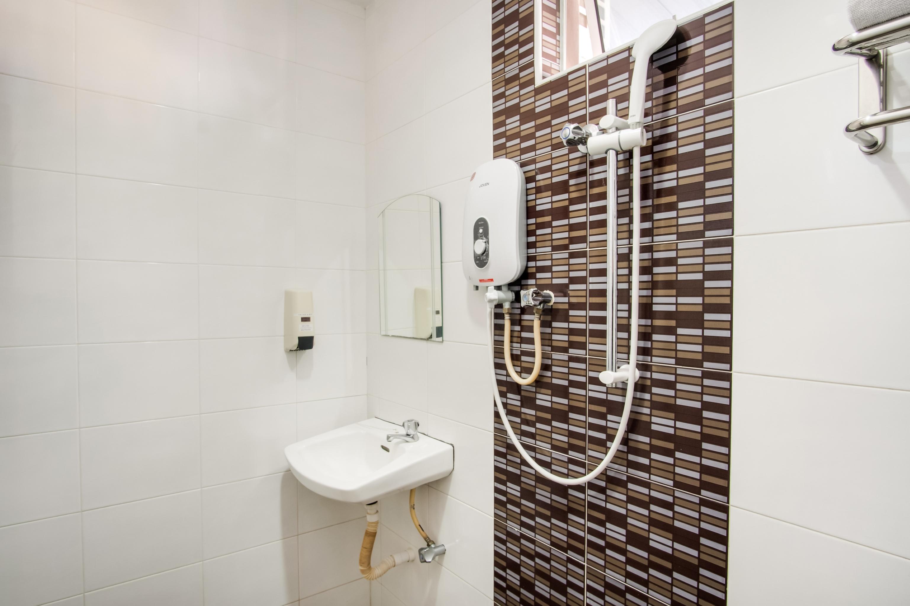 Oyo 89480 Dream House Hotel Skudai Kültér fotó