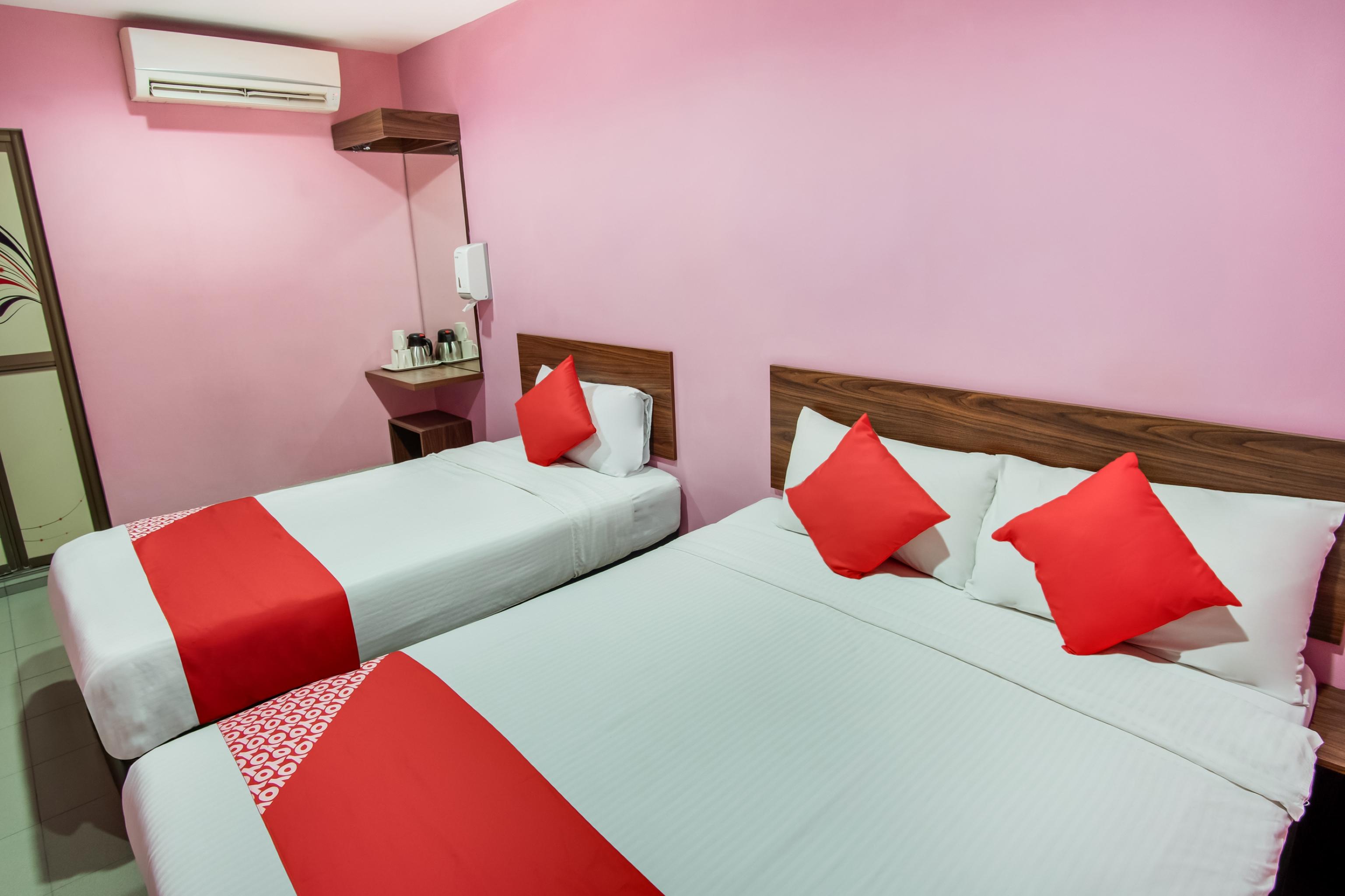 Oyo 89480 Dream House Hotel Skudai Kültér fotó