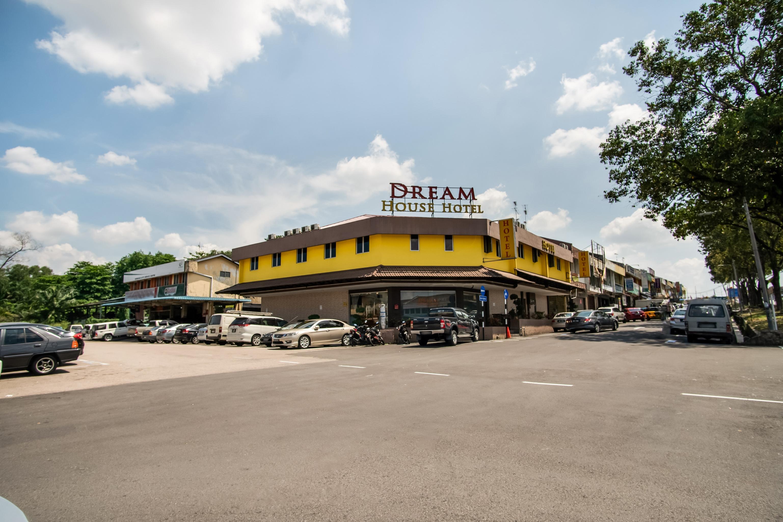 Oyo 89480 Dream House Hotel Skudai Kültér fotó
