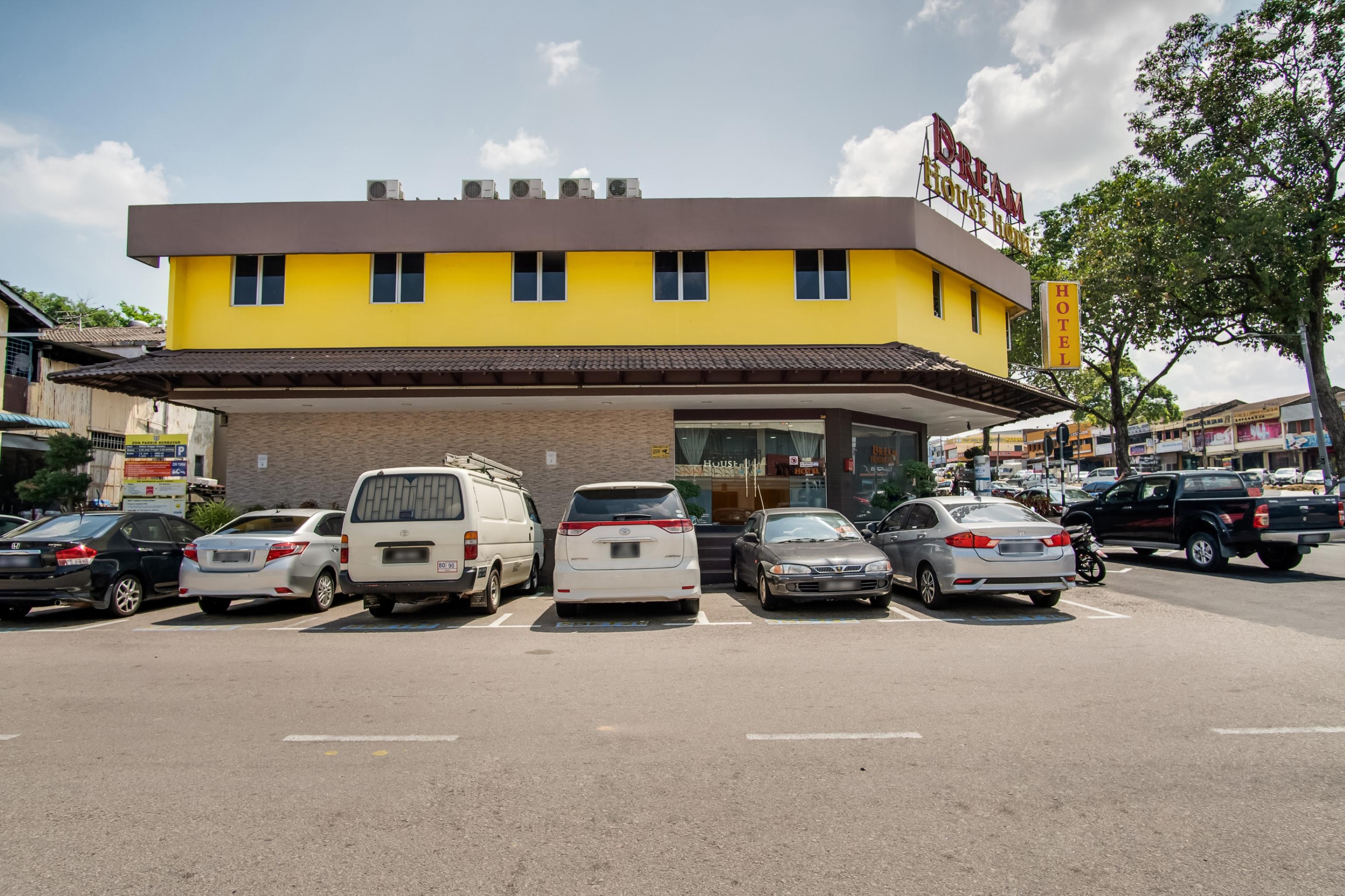 Oyo 89480 Dream House Hotel Skudai Kültér fotó