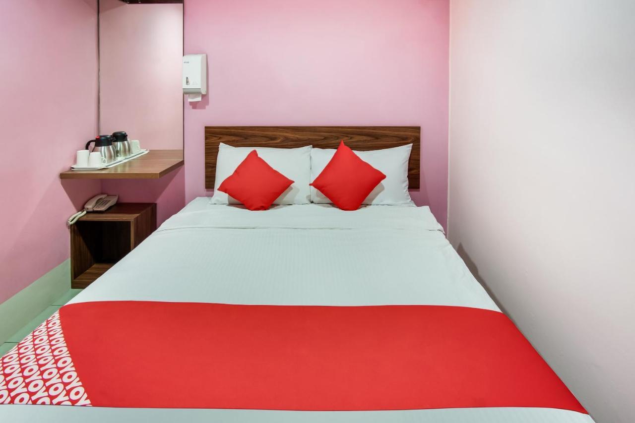 Oyo 89480 Dream House Hotel Skudai Kültér fotó